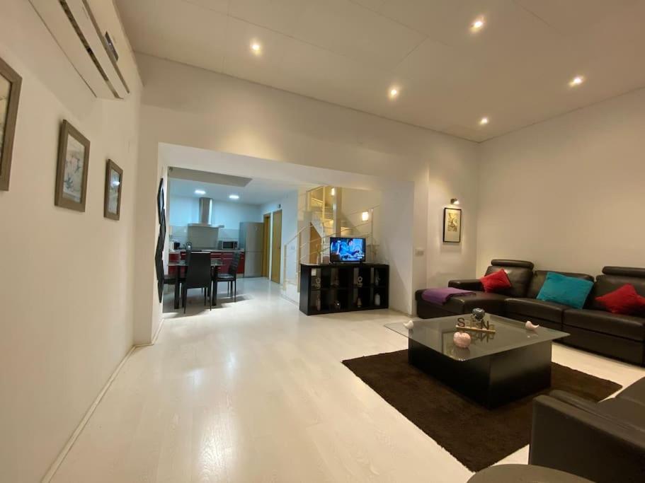 Luxury Complete Building In The Heart Of Sevilla Eksteriør billede